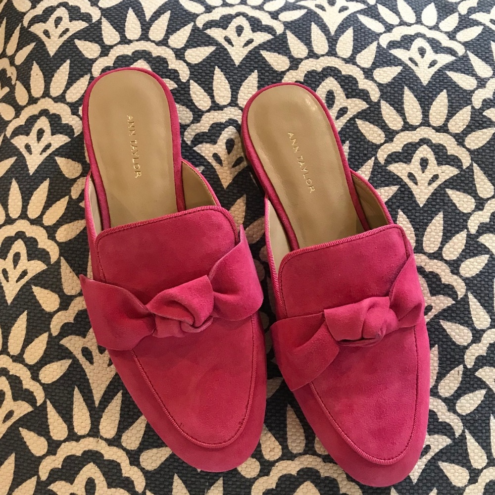 ANN TAYLOR Marisela Suede Bow Slides Pink New 6